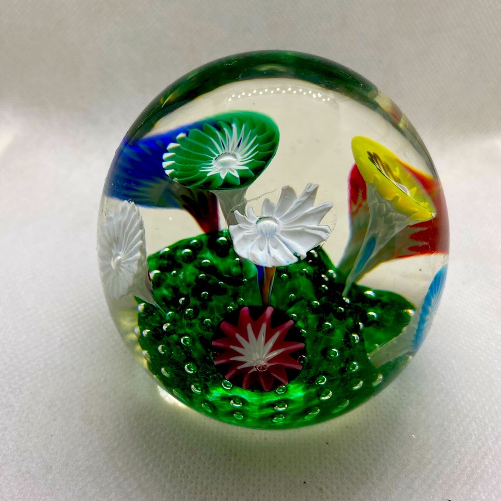 Vintage Authentic Murano Blown Art Glass Paperweight